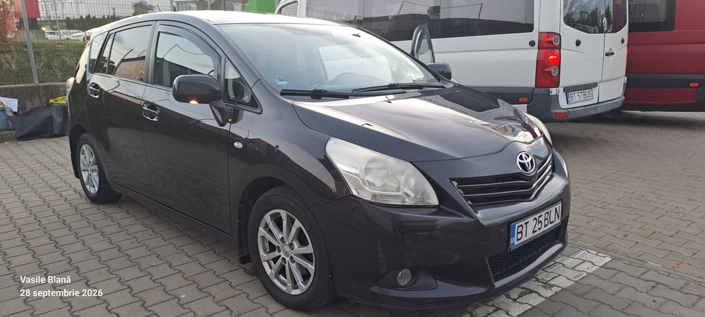 TOYOTA Verso