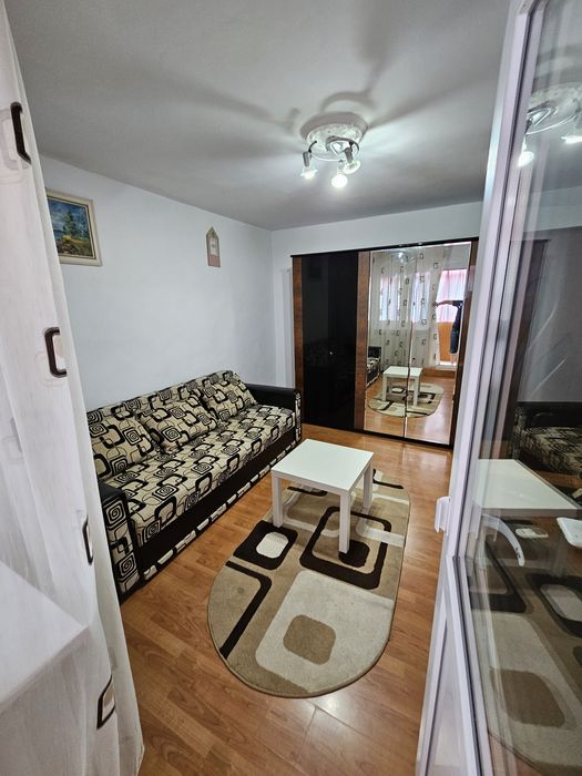 Închiriez garsoniera Valea Rosie