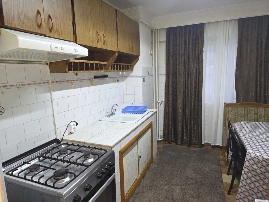 Apartament cu doua camere decomandat si spatios in Fratii Golesti