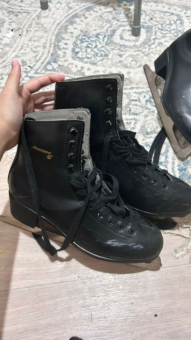 Фигурные коньки 2 пары