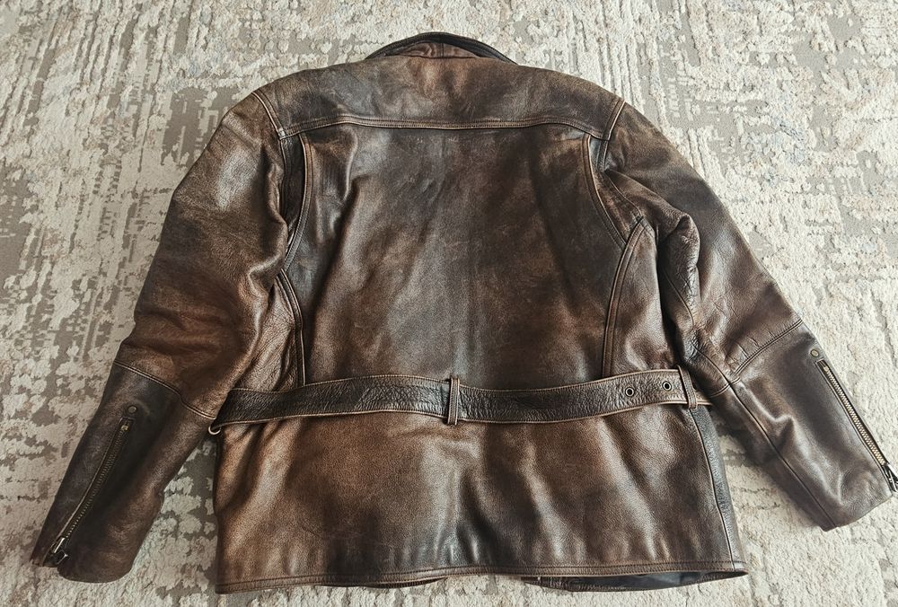 Продам мужскую куртку Versace