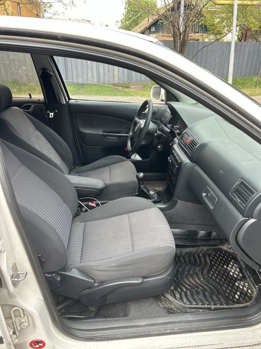 Шкода Октавия 1.8 турбо