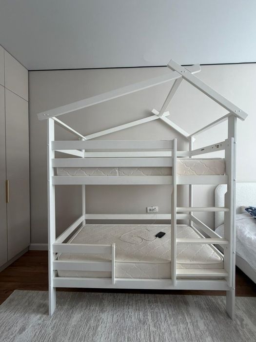 Срочно продам кровать детскую