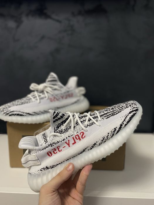 Adidas Yeezy 350 V2 Zebra | Calitate Premium |