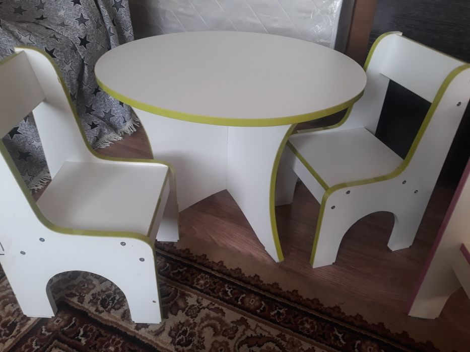 Стол со стулями детский