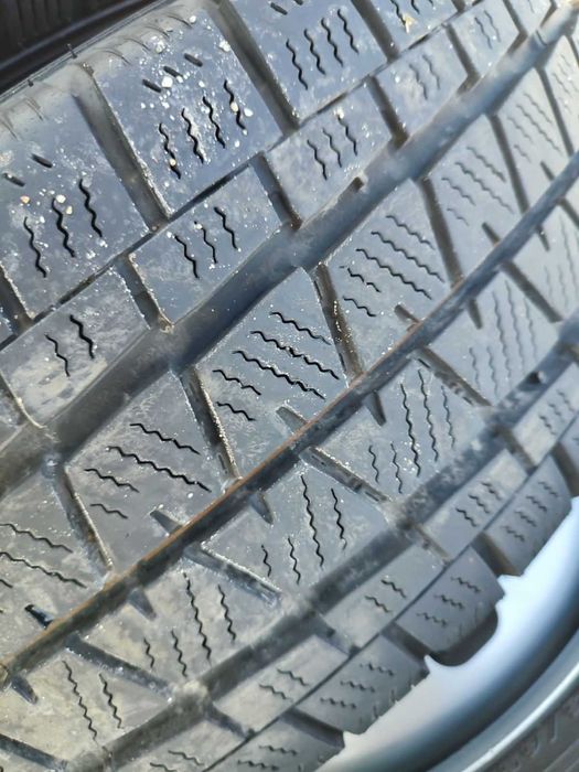 260 - 4бр. Стоманени джанти 16'' 5x114.3 с гуми 215/65R16 Renault