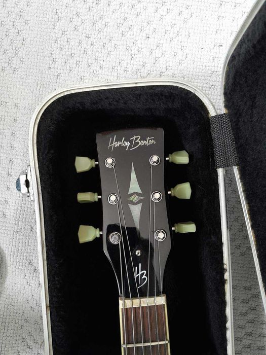 електрическа китара harley benton 550 с куфар