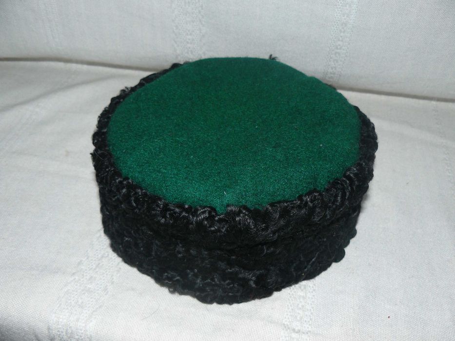 български народни носии - калпаци от естествена кожа /астраган/