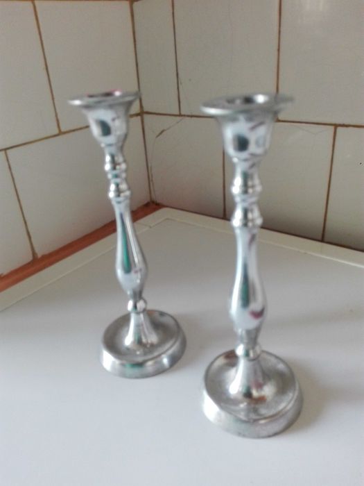 Фотоапарат KODAK , два свещника  и лот чуждестранни картички.