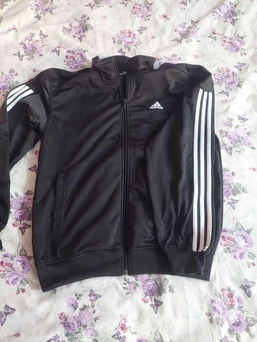 Горнище на Nike и Adidas