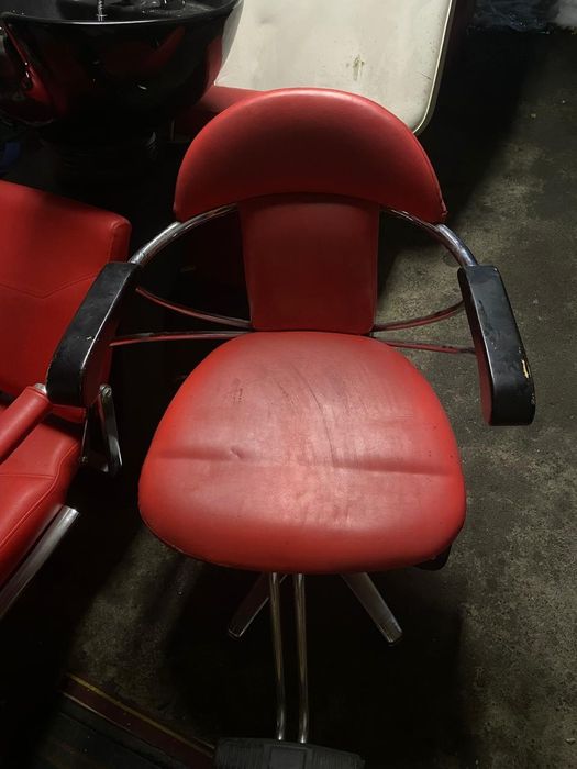 Продам парикмахерское оборудование