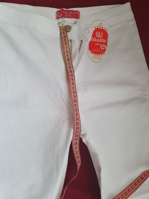 Бял еластичен панталон XL