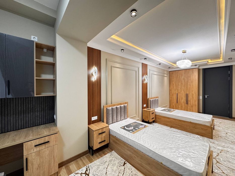 Продаётся 3х комнатная квартира 2 - этаже с лифтом. Вокзал