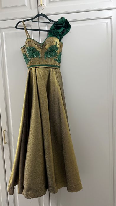 Rochie de nașa,făcută la comandă,M-L ,dar fiind cu corset merge și S