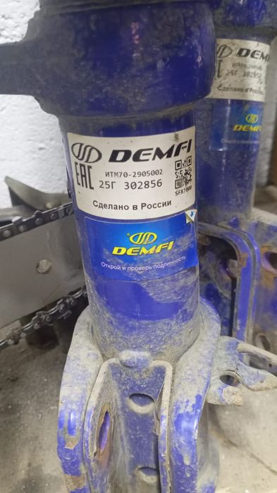 Продам стойки от приоры фирма демфи