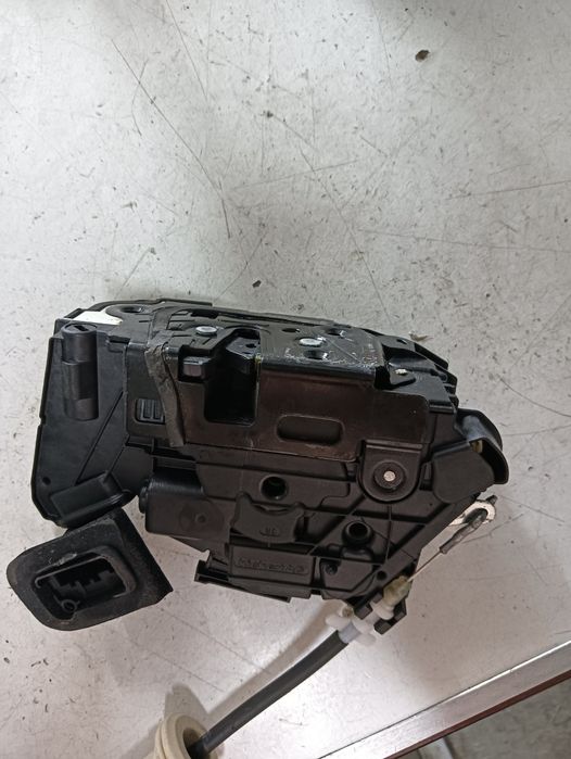 Broasca Usa Dreapta Fata Volkswagen Golf Vi (5K1) [ 2008 - 2013 ] Oem