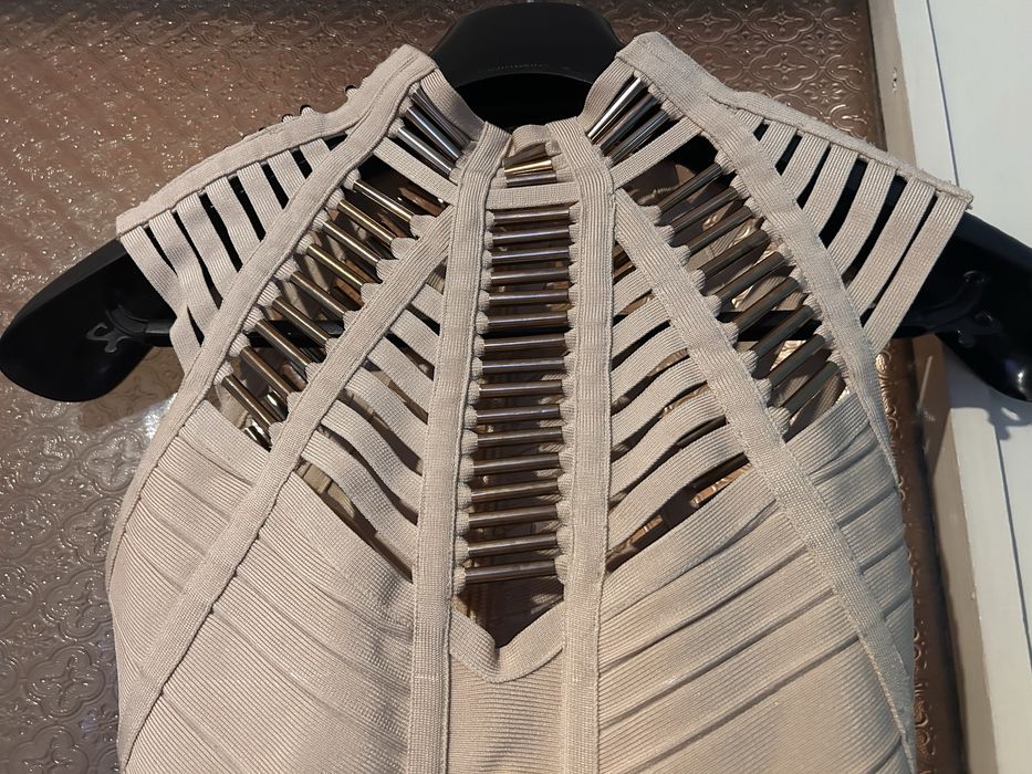 Официална рокля