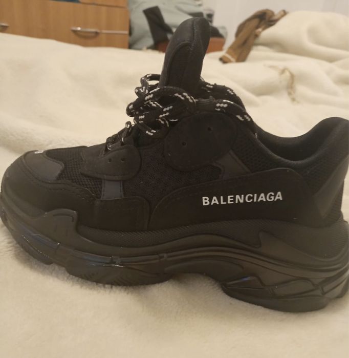 Vand balenciaga triple s