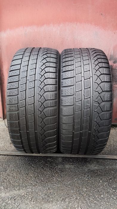 2бр. зимни гуми 245/40/18 Pirelli P Zero Winter 
dot23
