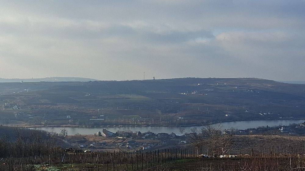 Teren Aroneanu 1000 mp | Vedere lac + oraș | Intravilan