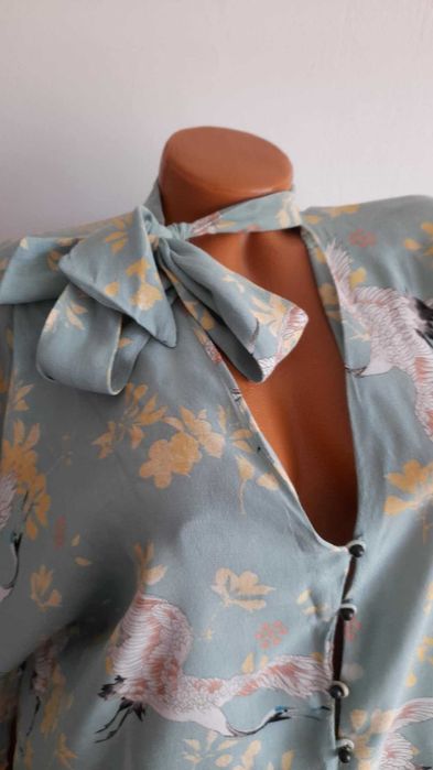 Bluze deosebite – imprimeu, volan, stil boem & elegant – Shein/Zara