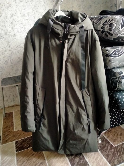 Продам зимнюю мужскую куртку. Новостройка