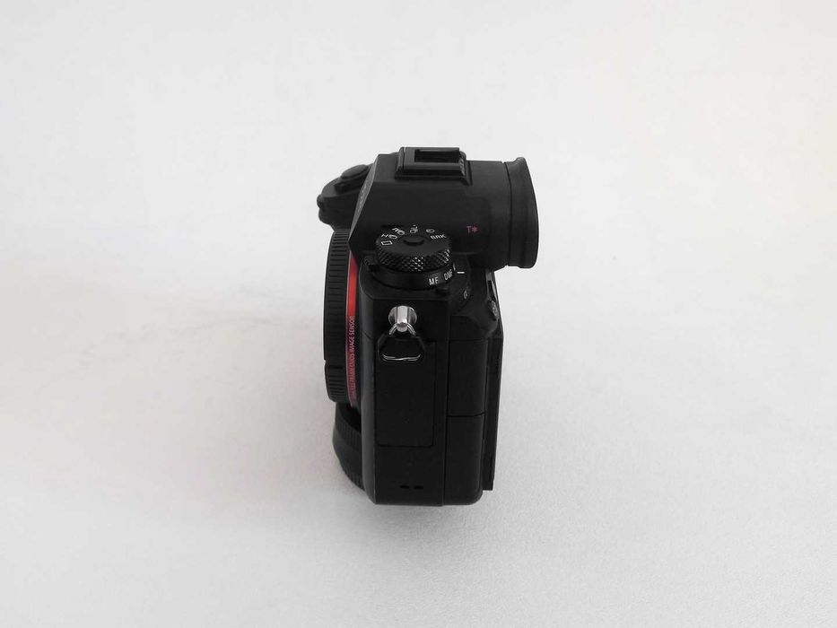топовая беззеркалка Sony A9