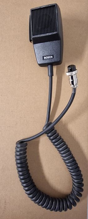 Всепосочен динамичен ръчен микрофон