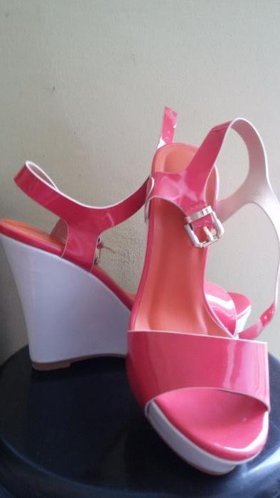 Обувките са обувани само веднъж