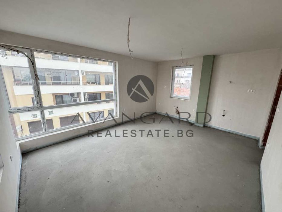 Продава се Тристаен апартамент в Пловдив, Христо Смирненски - 90 кв.м за 788 €/кв.м - Снимка #2