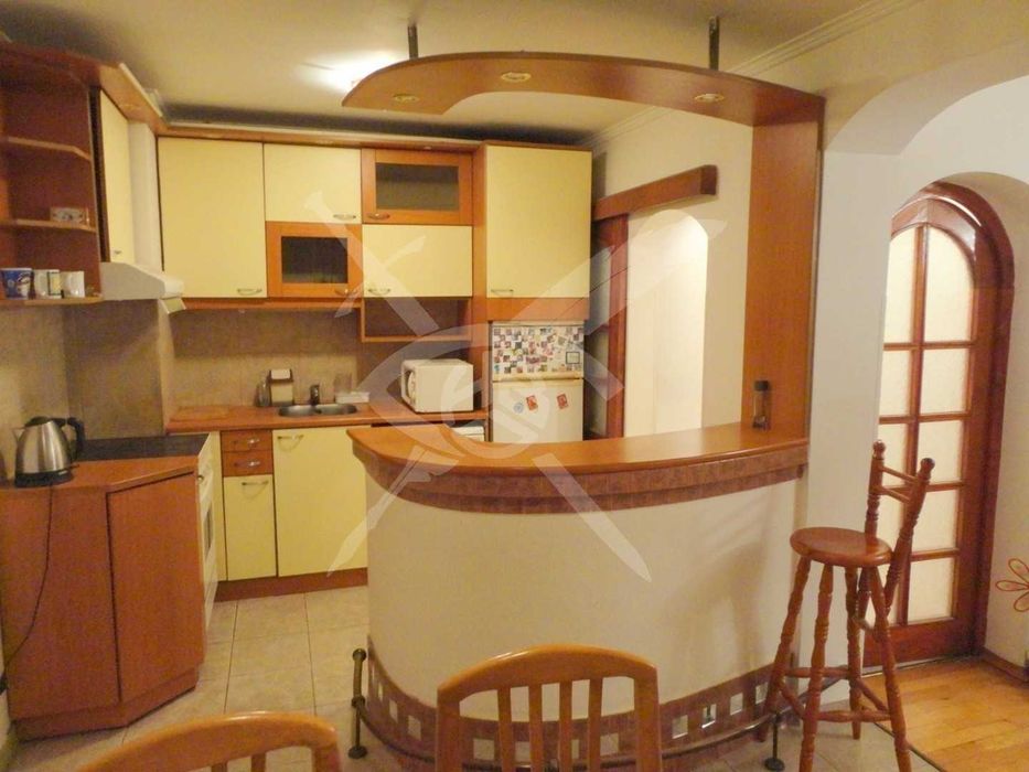 Тристаен апартамент в кв. Редута №28173