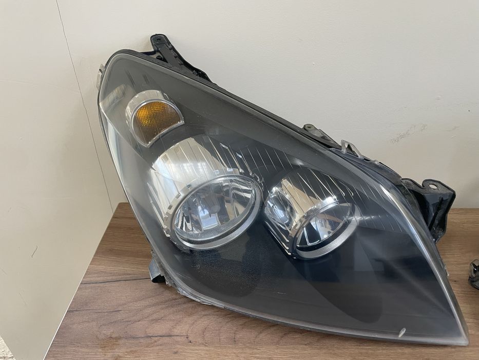 Фарове за опел астра Н 2006г