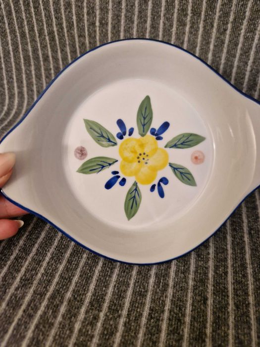 Ръчно рисувани рамекини