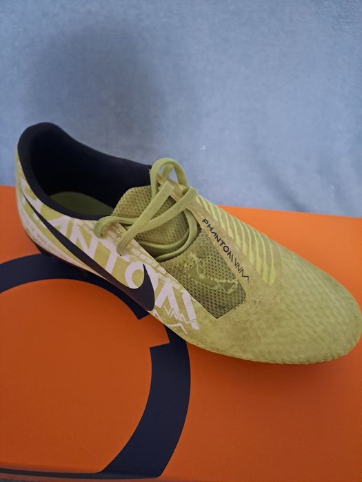 Ghete de fotbal Nike Phantom
