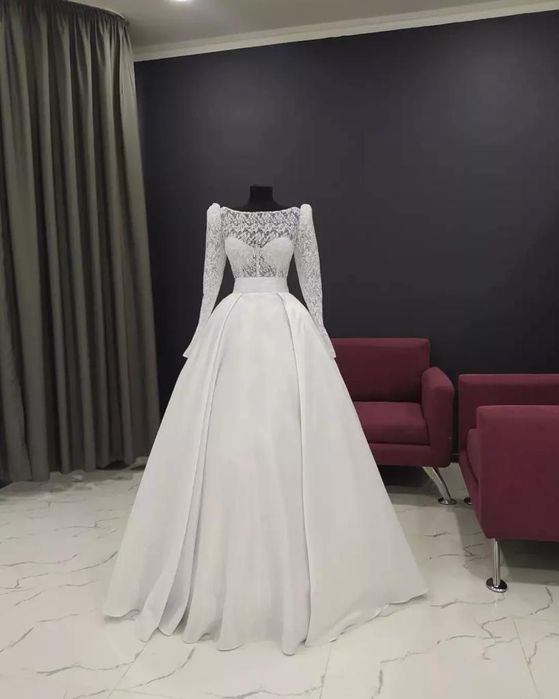 Продам свадебные платье