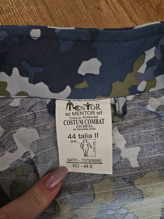 Haine militare albastre