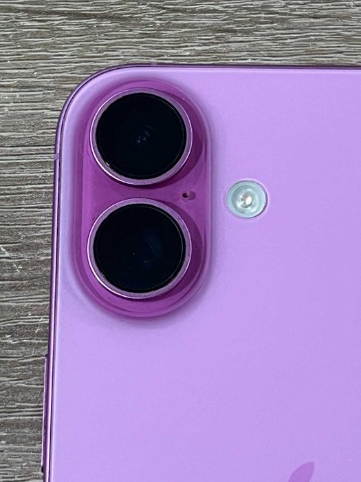 iPhone 16 256 GB 100% Battery