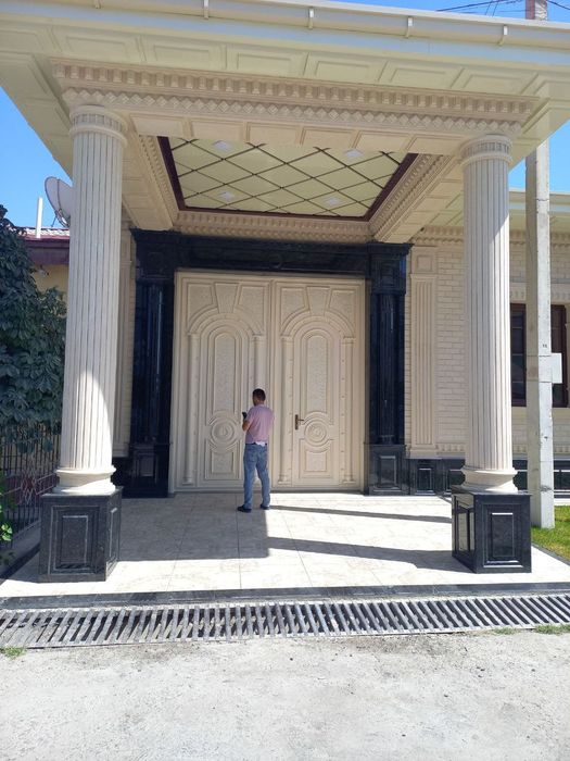 Granit usto travertin sokol fasat