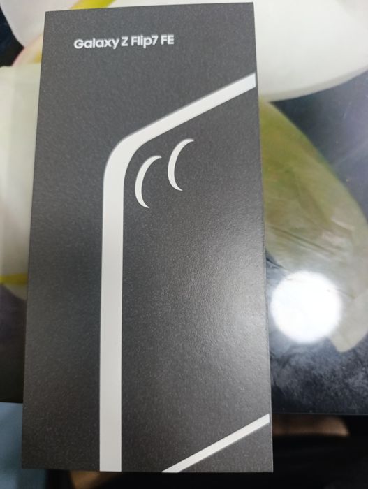 Samsung Galaxy Z Flip7 FE