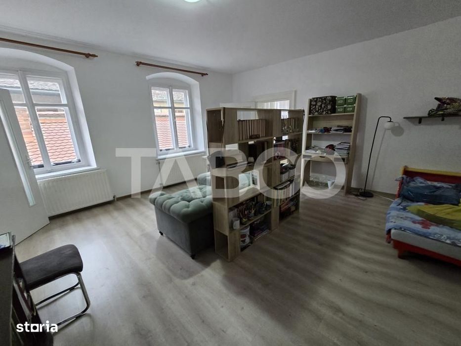 Apartament 2 camere de vanzare la etajul 1 in Centrul Istoric Sibiu — fotografia 3