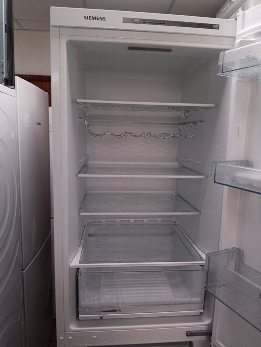 Комбиниран хладилник с фризер Сименс Siemens А+++ 2 години гаранция!