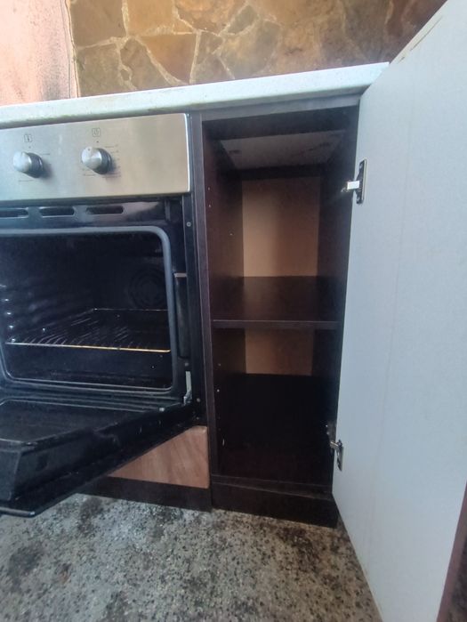 Фурна със шкаф и котлони