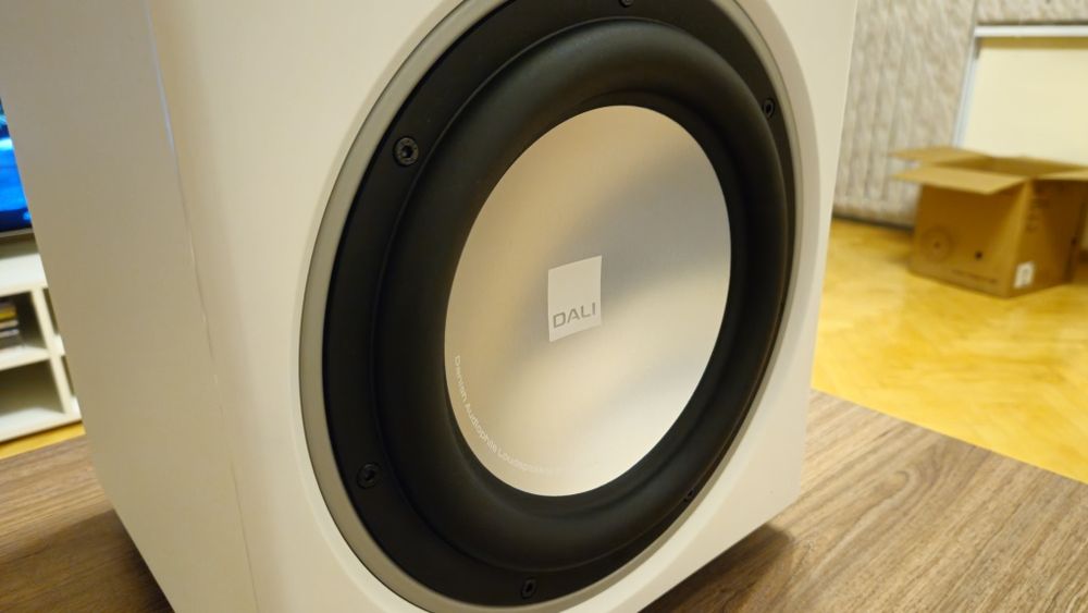 Нов субуфер DALI SUB E-9F White