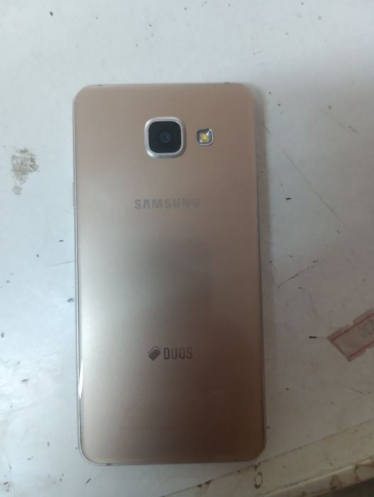 Самсунг а 3 (2017)