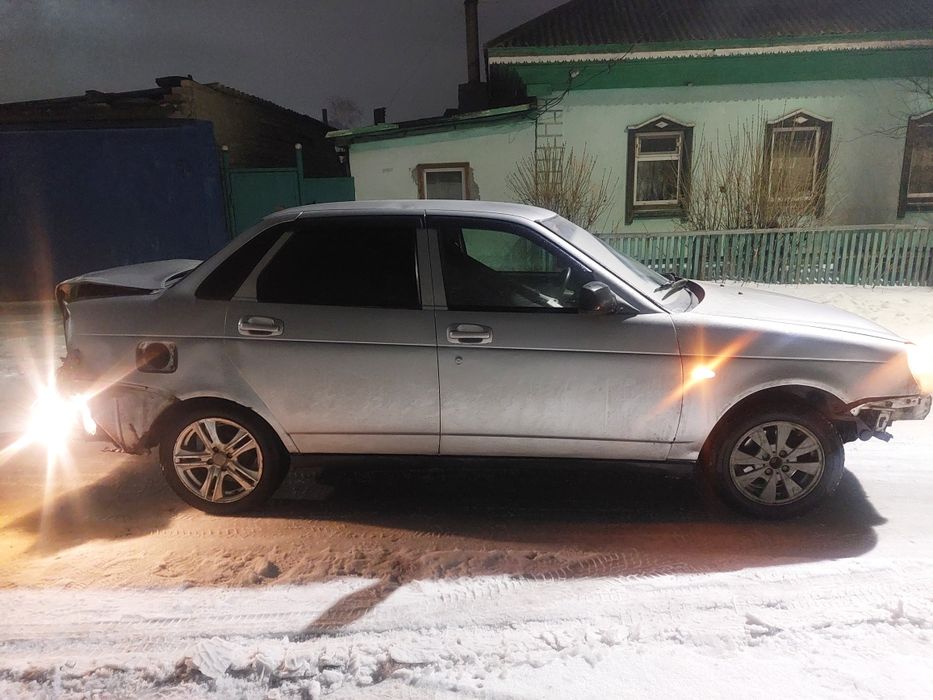 Продам по запчастям приору