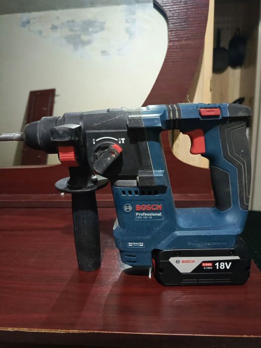 Аккумуляторный перфоратор Bosch GBH 18v18