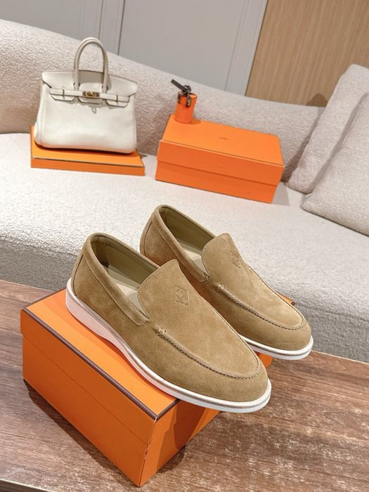 Mocasini Hermès Low Loafer din piele întoarsă in Nuanta Bej Sable cu detaliu iconic „H Diamant” ! Originali !