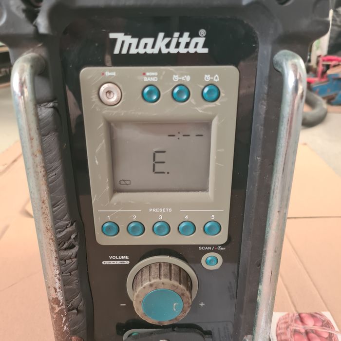 Radio Makita BMR 100 portabil