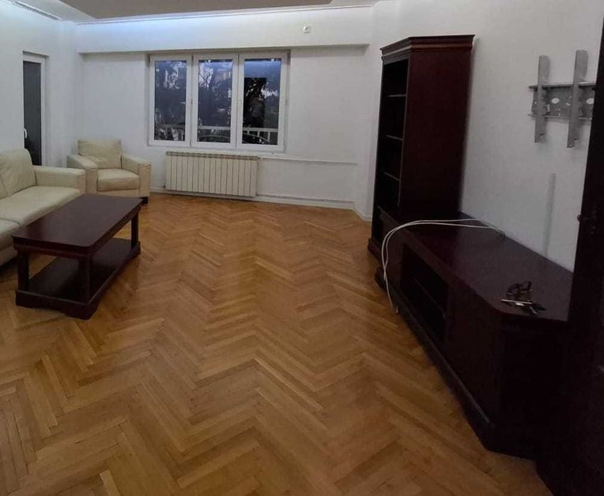 Mobilier elegant - lemn masiv