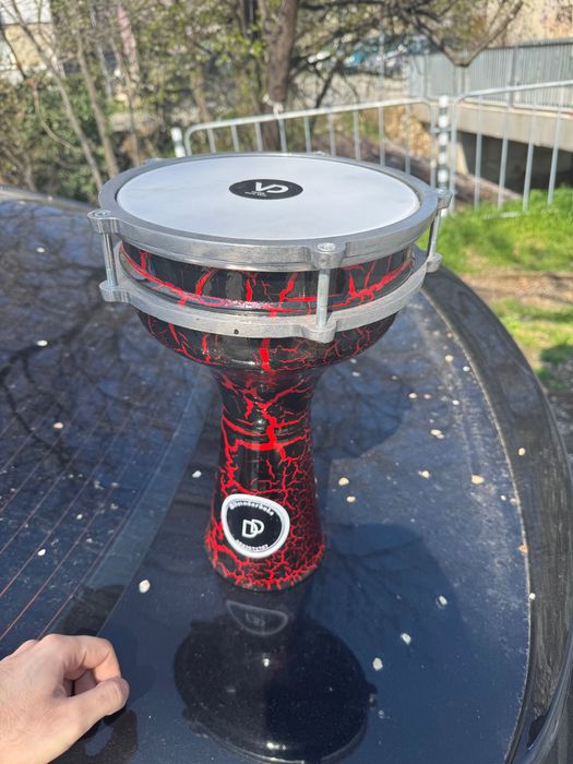 Тарамбука чисто нова